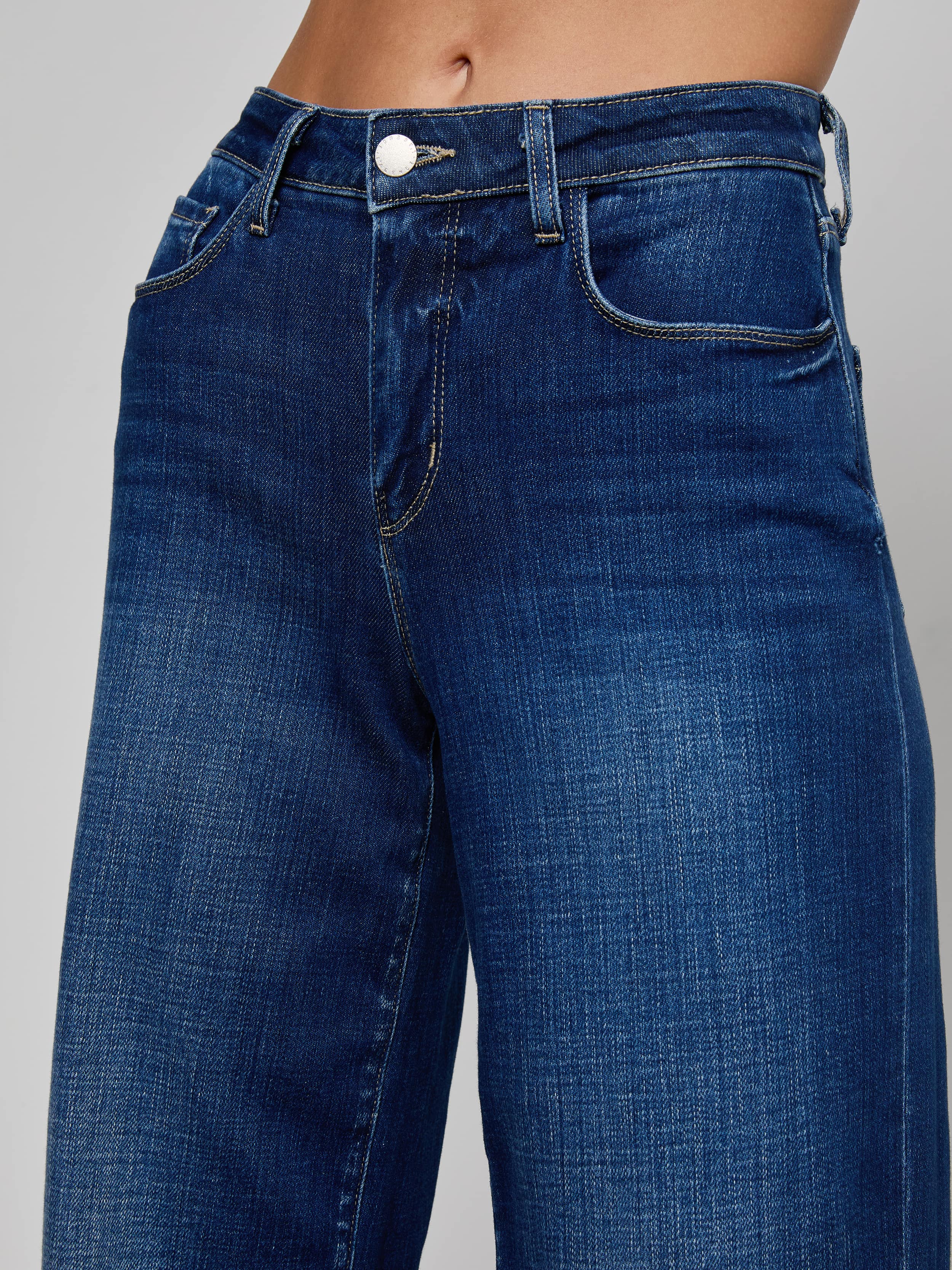 Alicent Wide-Leg Jean